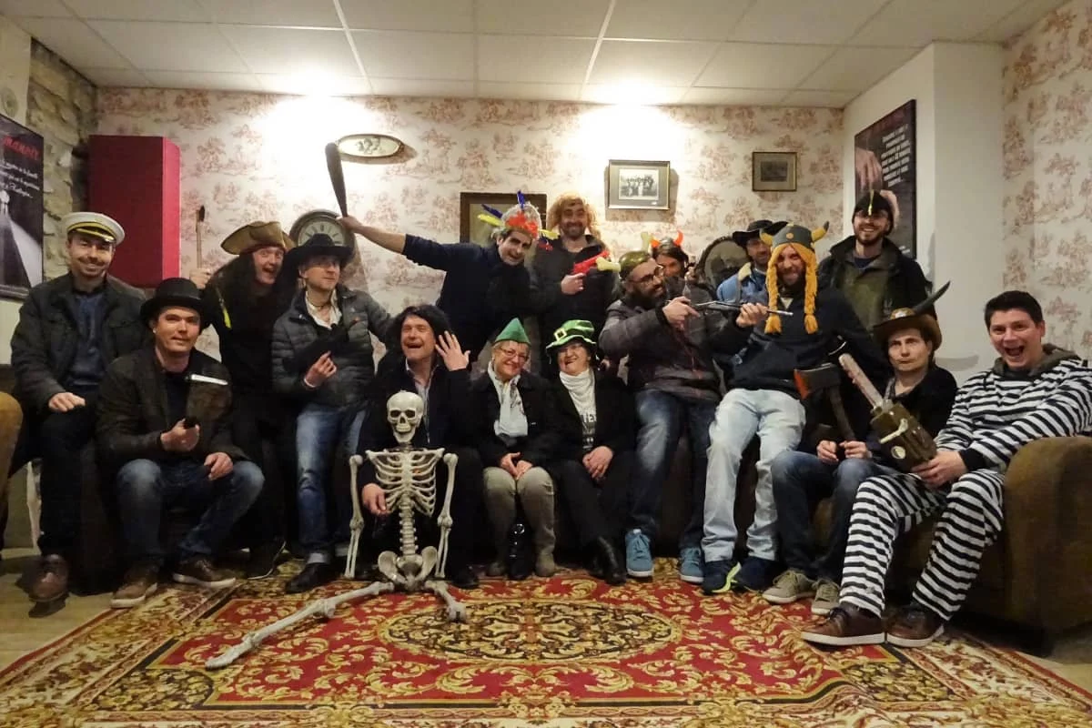 salaries vdm technologies deguises pour un escape game