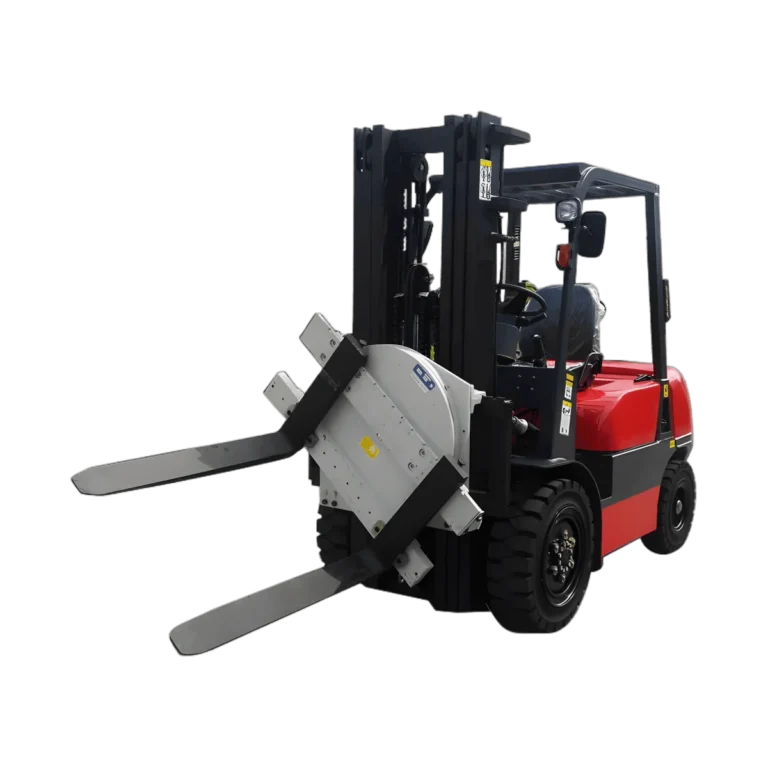 achat d'accessoires de manutention pour un chariot elevateur frontal rouge electrique avec un accessoire retourneur accroche sur le mat