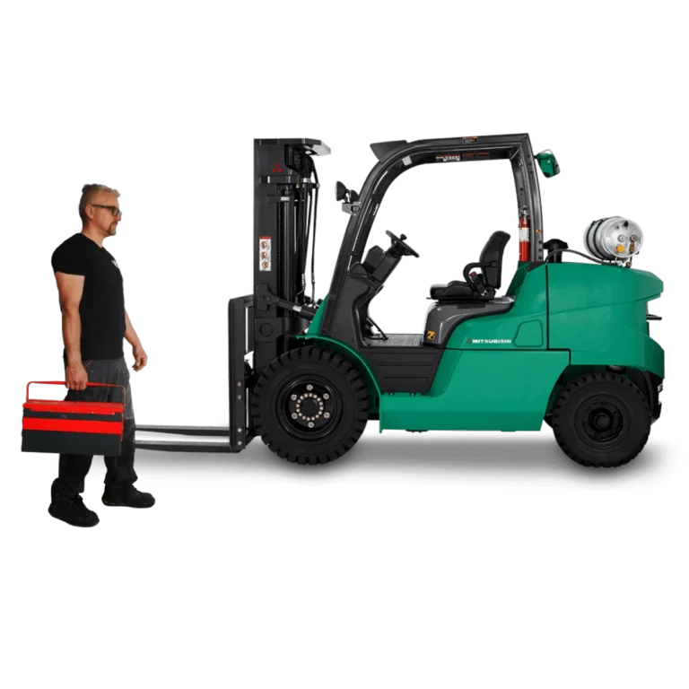 Entretien des chariots élévateurs - un technicien sav vdm technologies intervient pour un contrat d'entretien sur un chariot elevateur frontal gaz mitsubishi